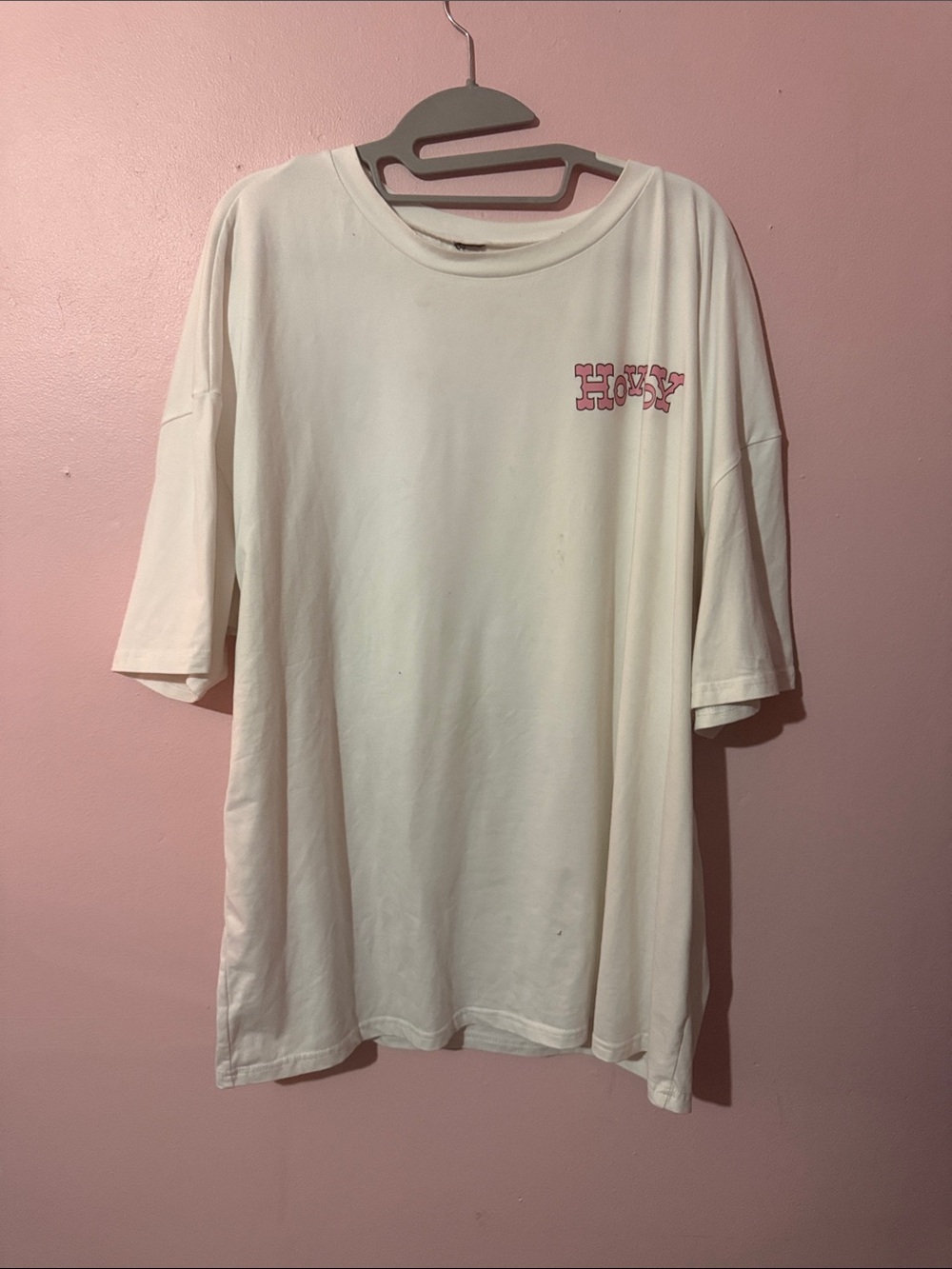 White Graphic Short-Sleeve women’s T-Shirt no size tag believe is a XL sorry
